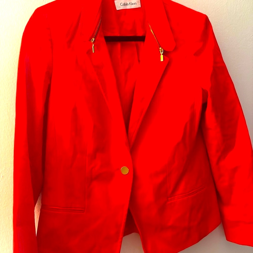 Calvin Klein Red woman’s blazer with gold zipper in excellent condition